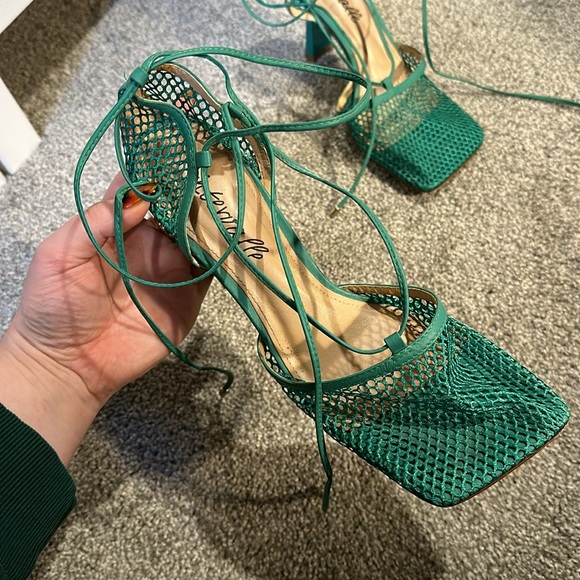 L’intervalle Square Toe Green Fishnet Lace up Heels - Picture 3 of 8